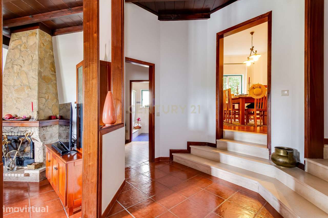 Moradia T3 Térrea - Espaço, Conforto e Localização Privilegiada-13