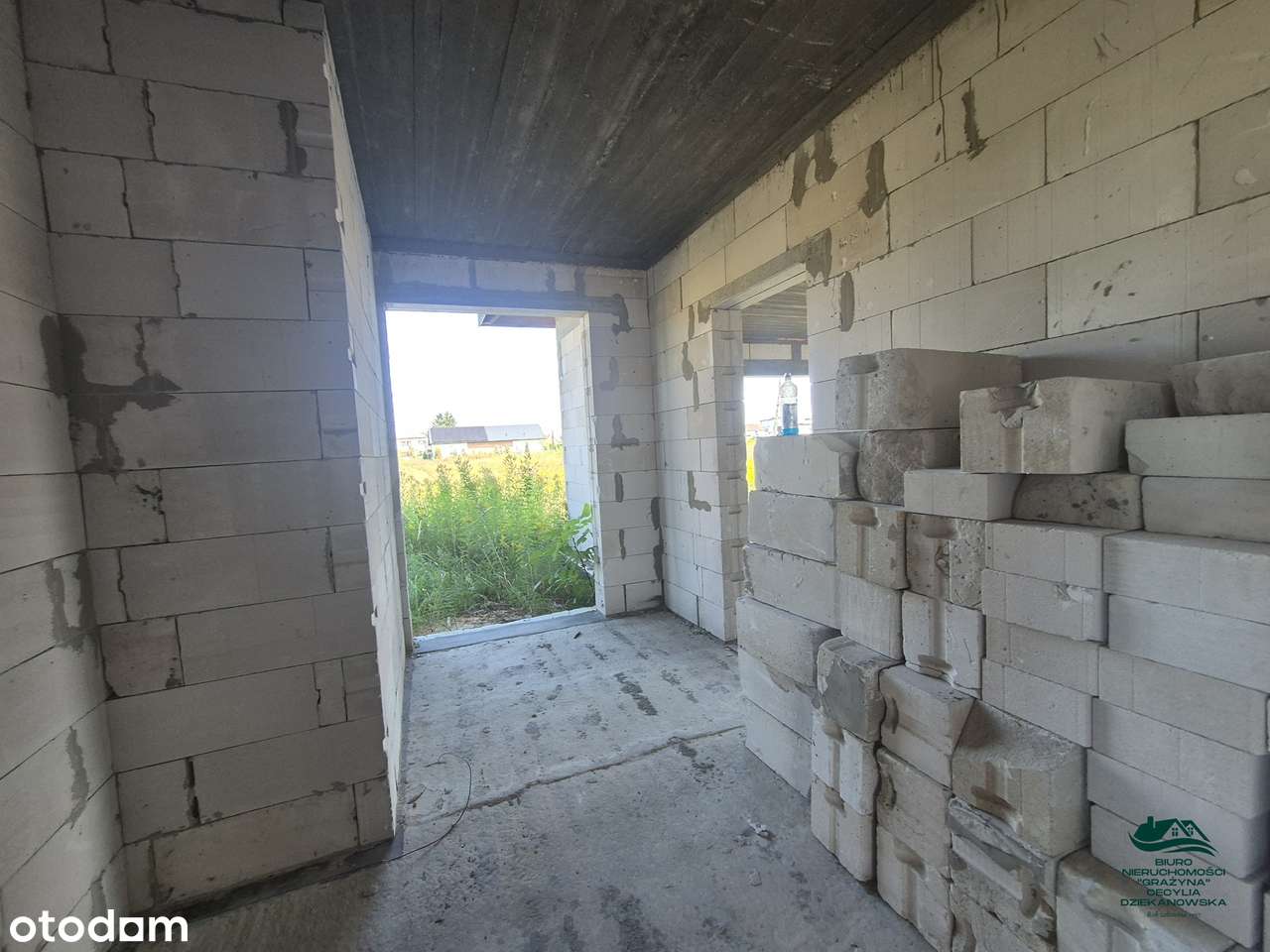 Dom mieszkalny jednorodzinny z garażem dwustanowiskowym  z działką-16