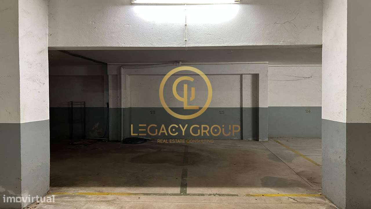 Parqueamento com 787m² situado no centro de Carvoeiro -  Lagoa-27