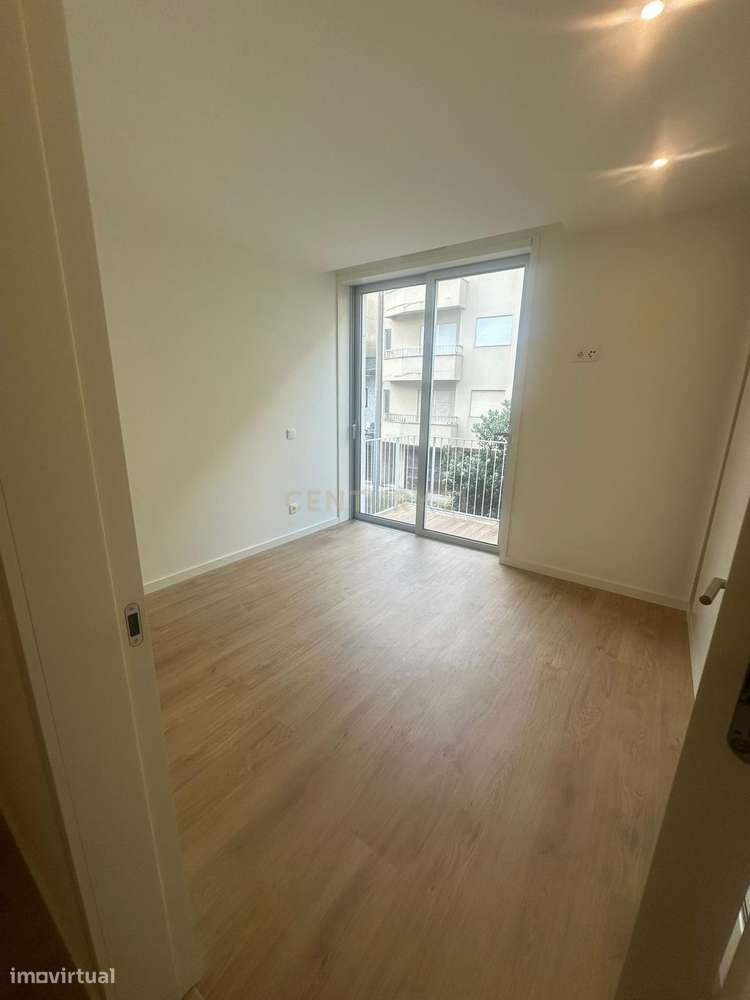 T2 para Arrendamento – Furadouro, Ovar | Último Piso com 2 Lugares de - Grande imagem: 4/13