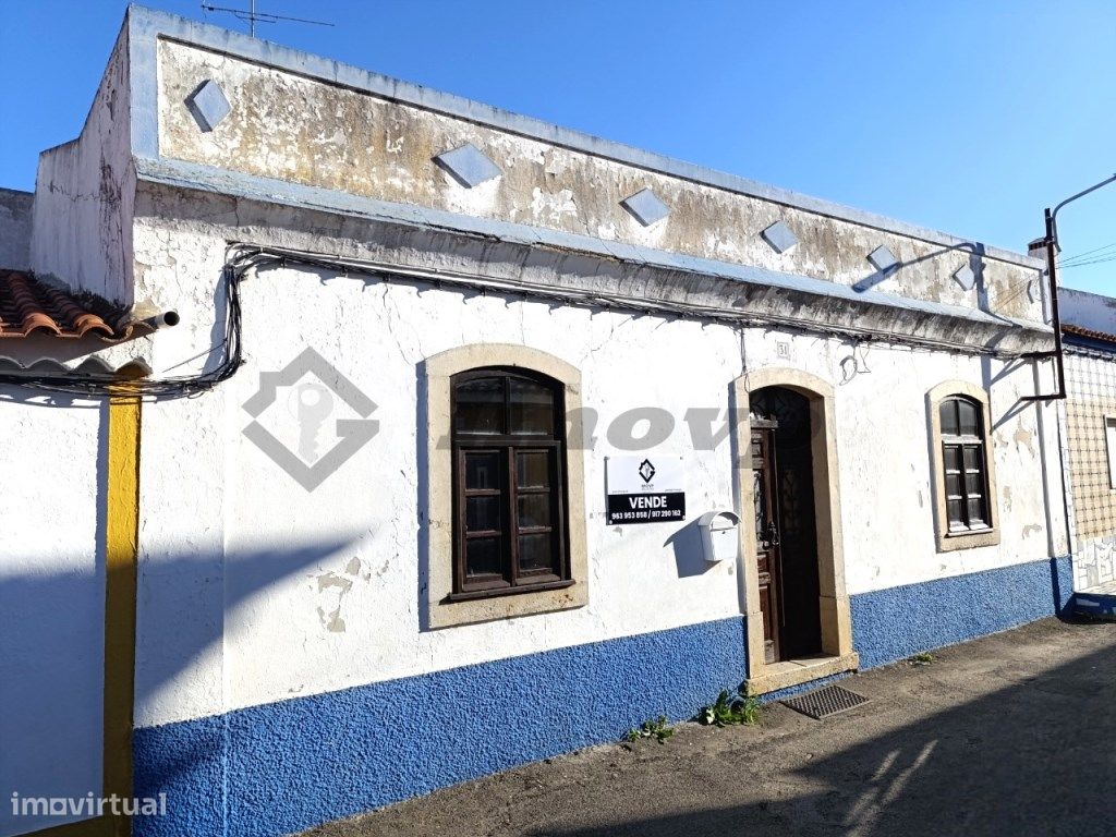Moradia T4 localizada na Vila de Garvão, Concelho de Ourique - Grande imagem: 1/18