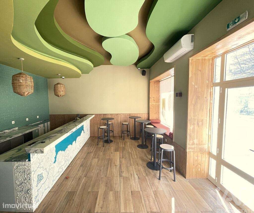 Loja / Estabelecimento Comercial em Arroios de 270,00 m2 - Grande imagem: 2/19