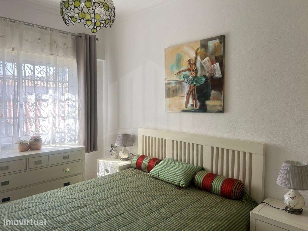 Moradia com 7 Assoalhadas , garagem e com terreno de 1.000 m2 zona ...-11