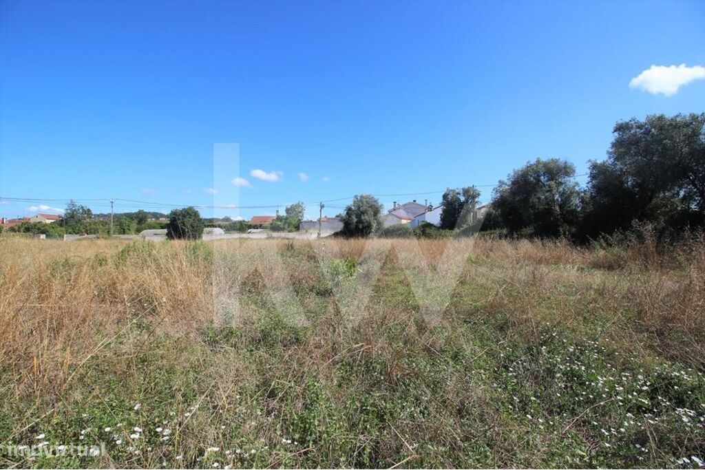 Terreno com 2500m2 a 10min do centro de Coimbra | Duas Frentes