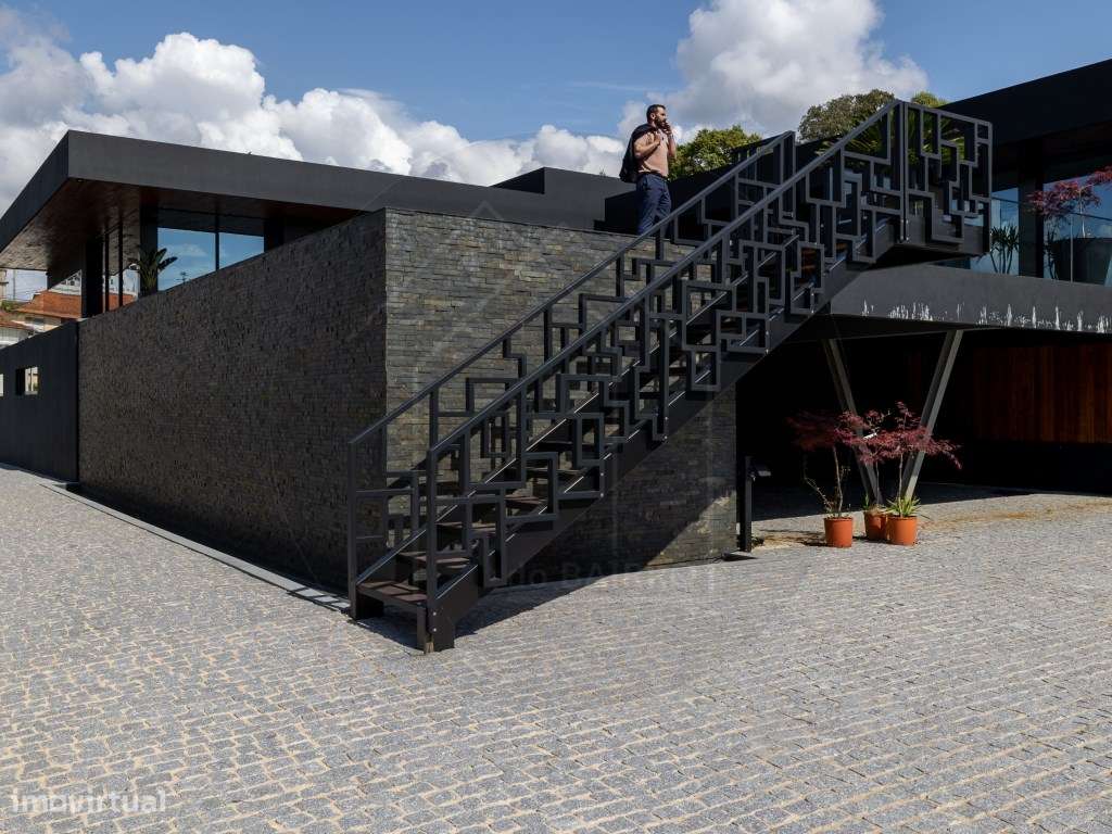 Moradia T6, térrea contemporânea, piscina, terraços e jardim junto ...-11