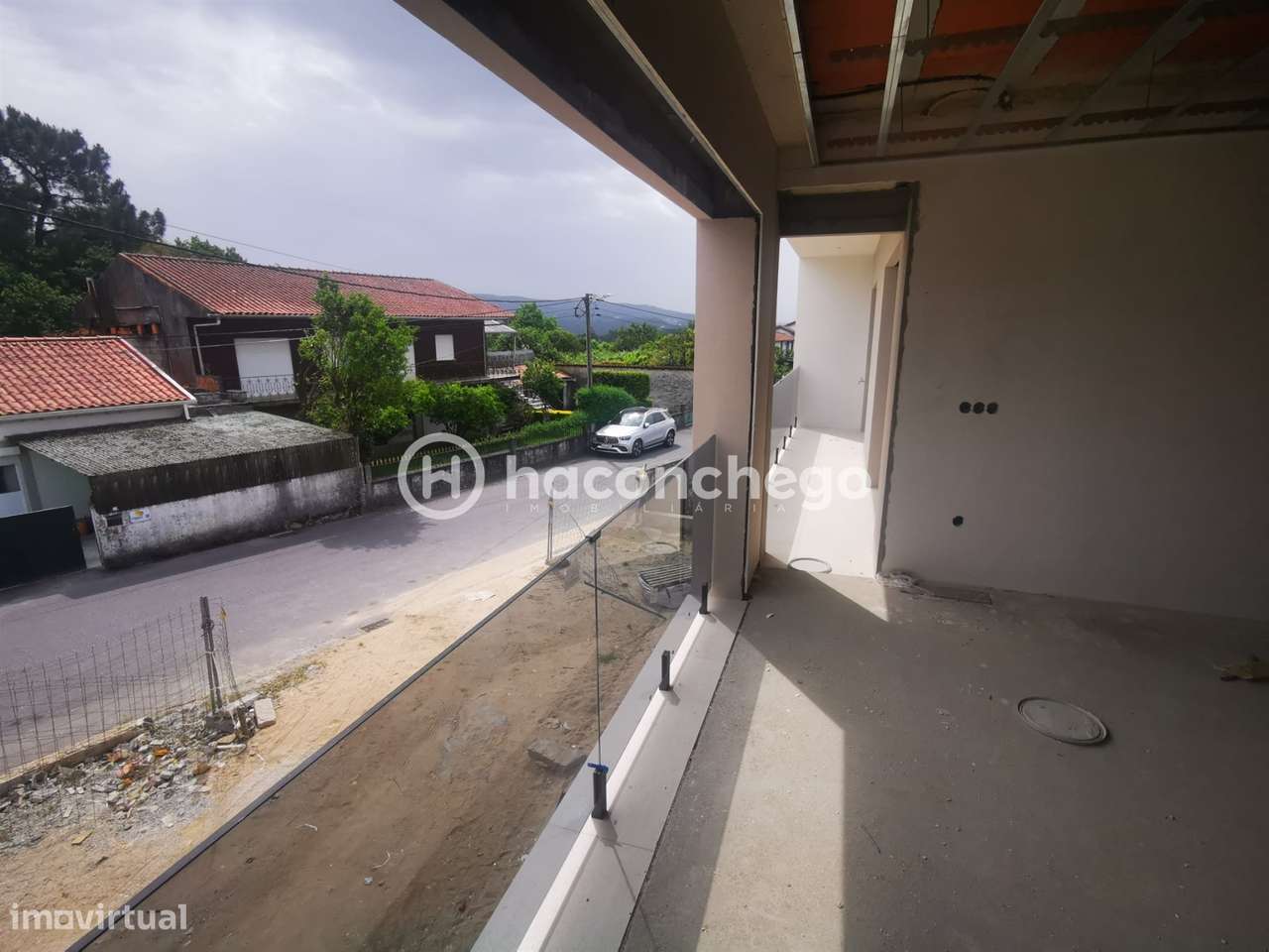 Apartamento T2 com logradouro e garagem Galegos Santa Maria Barcelos-7