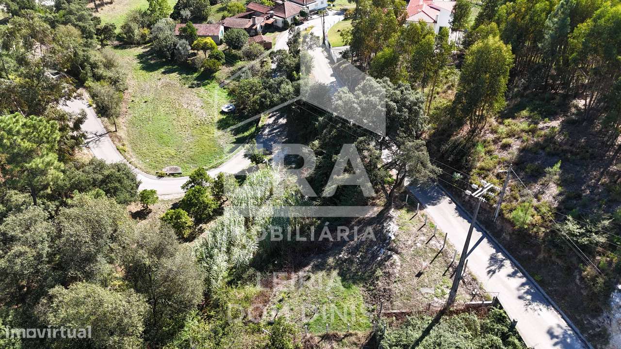 Terreno para construção com cerca de 900m²-12