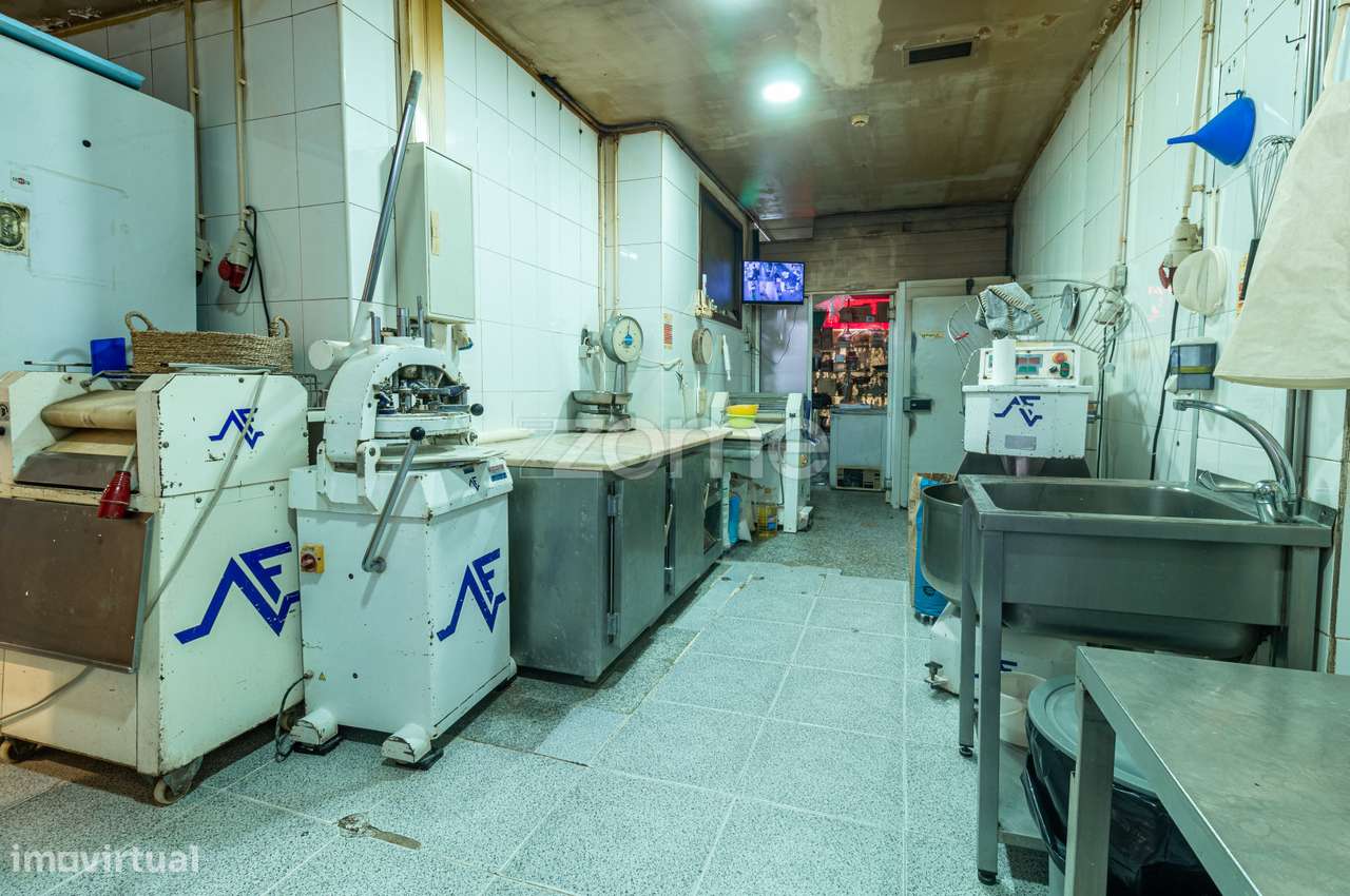 Confeitaria com Fabrico Próprio, em Rio Tinto-13