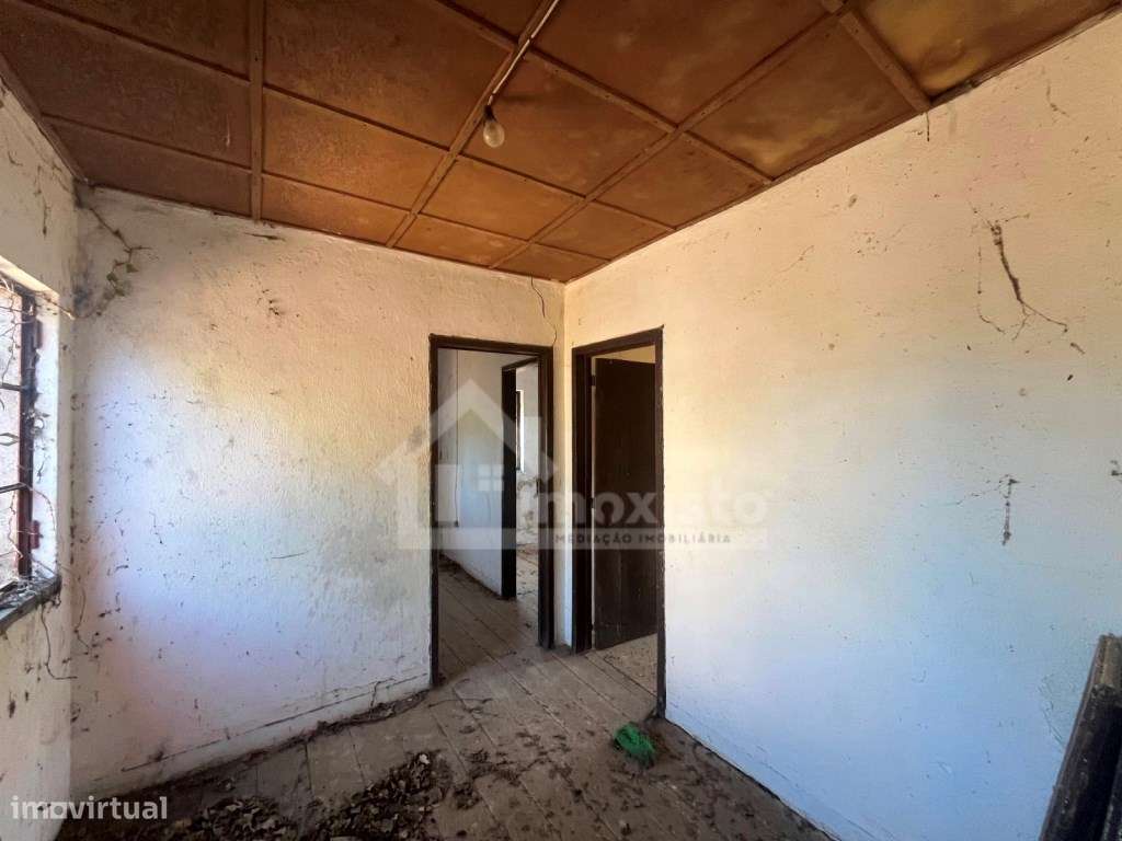 Casas de Campo com terreno para restaurar em Figueiró dos Vinhos - Grande imagem: 2/11