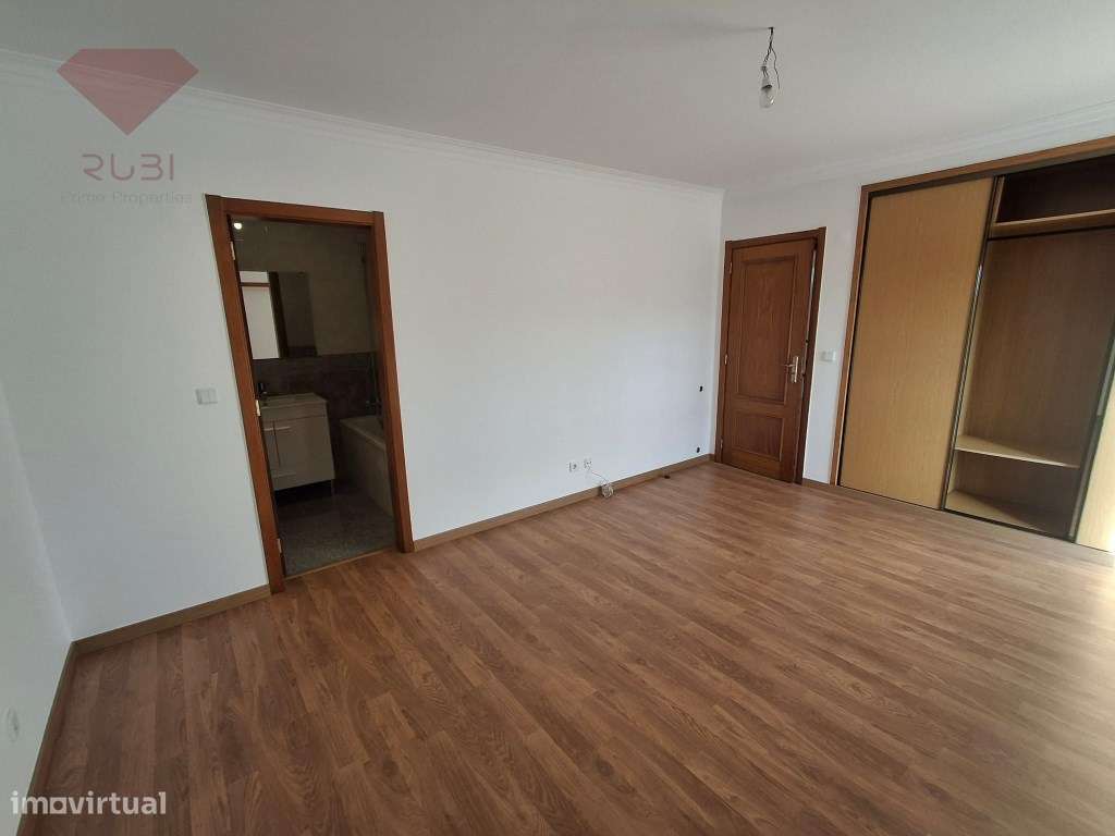 Moradia T4 à venda na Cotovia - Sesimbra-34