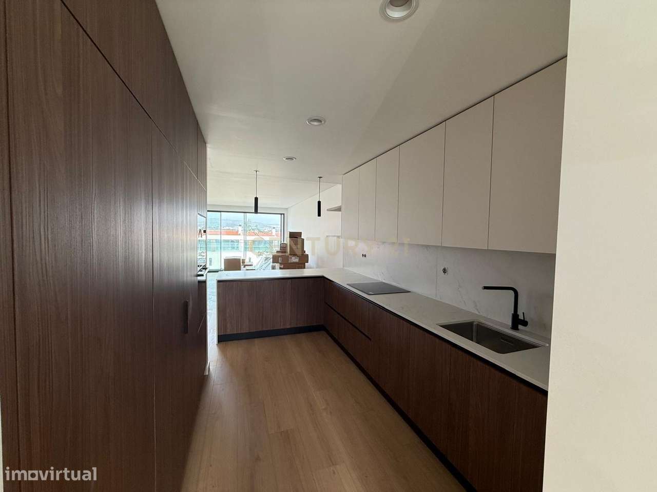 Moradia em Banda T3+1|Garagem|Terraço|Loures - Grande imagem: 2/18