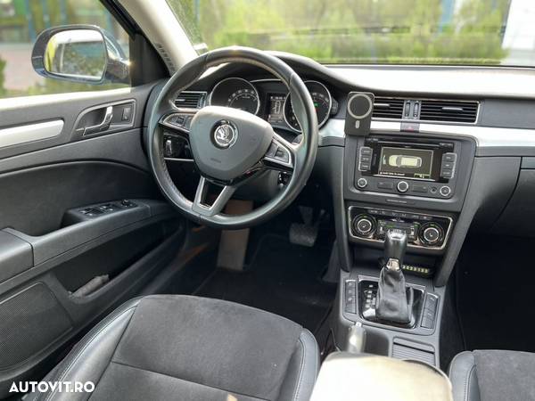 Skoda Superb Combi 2.0 TDI 4X4 Elegance - 13