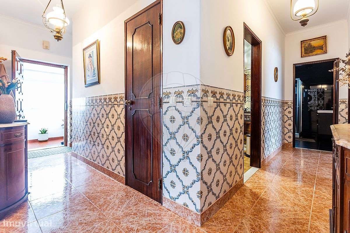 Moradia T6 para venda - Grande imagem: 2/25