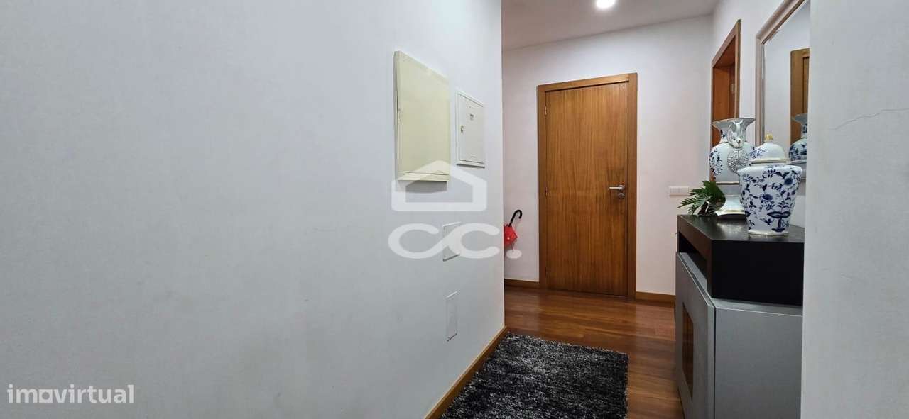 Moradia em Banda Restaurada T2+1 em Selho São Cristovão - Guimarães-6