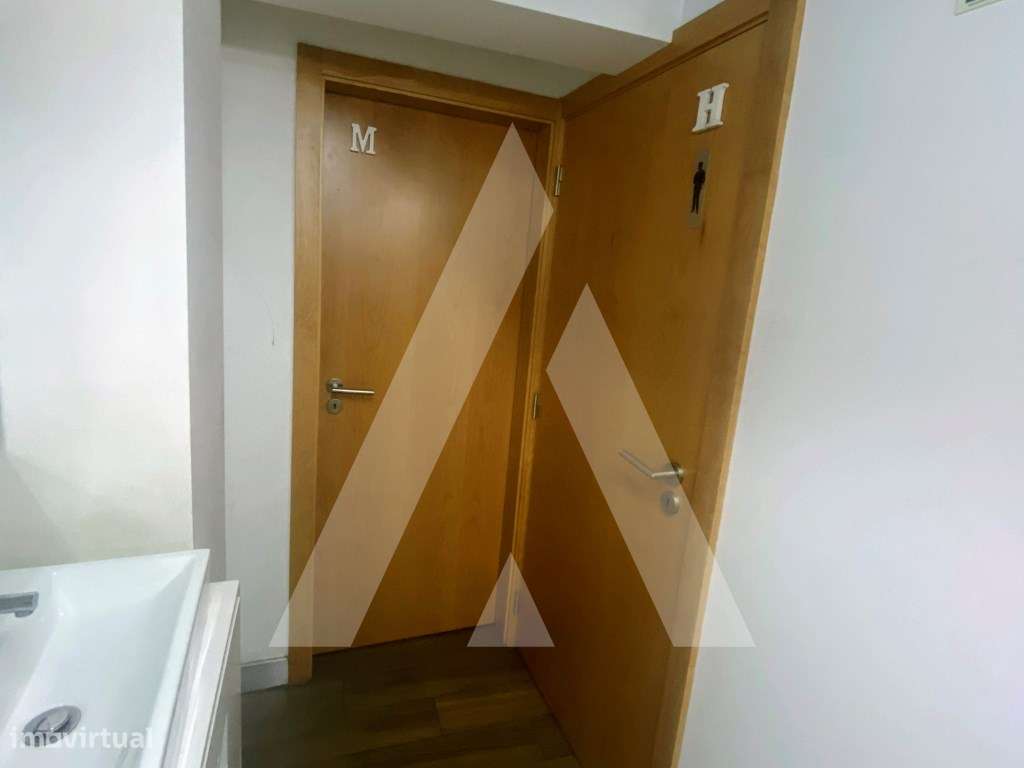 Café para Trespasse no Centro de Albergaria-a-Velha, com jogos da S...-20