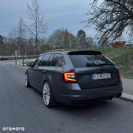 Skoda Octavia 2.0 TDI RS DSG - 3