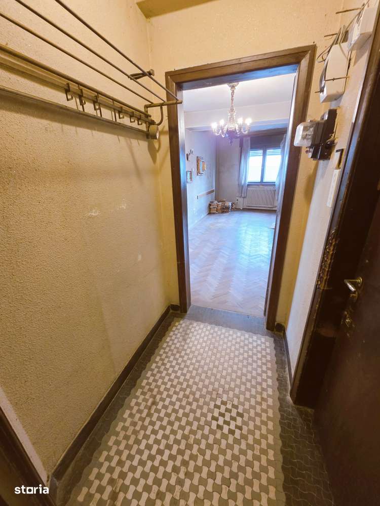 Caderea Bastiliei, apt. 2 camere, etaj 1, balcon,50mp, pe lista de U 3-6