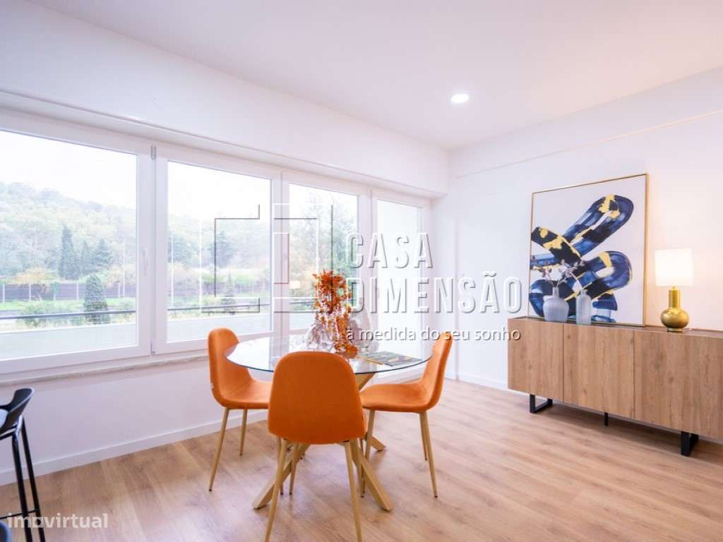 Apartamento de tipologia T3 com varanda, mobilado e equipado em Ben...-0