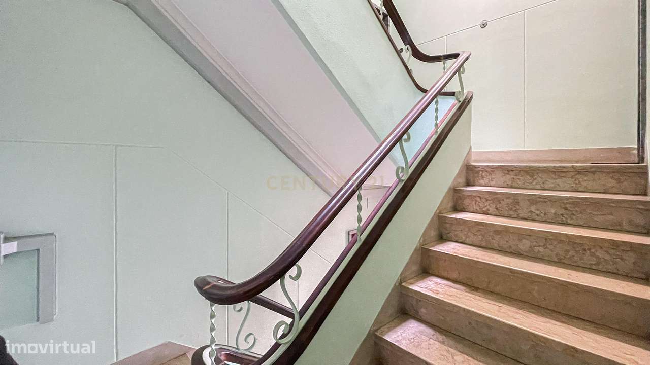 Apartamento T1 convertido em T2 - Remodelado - 10 min Metro-16