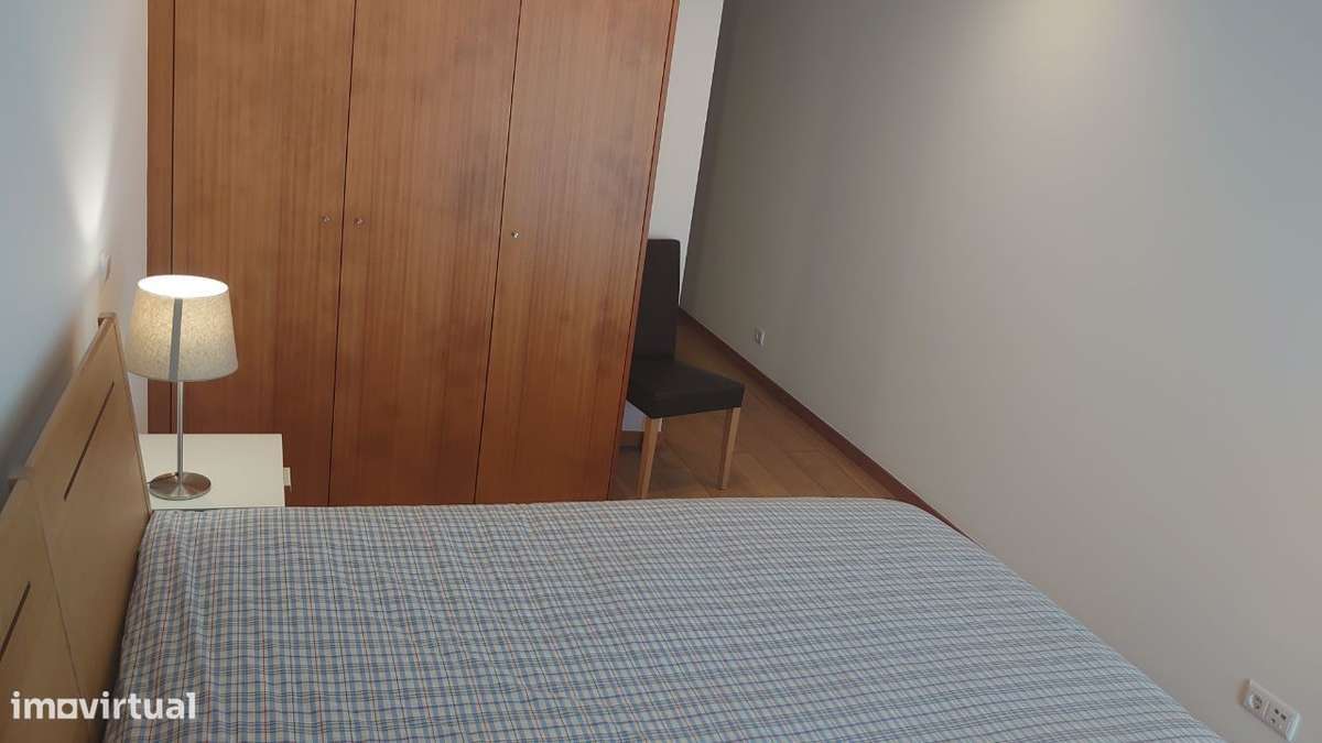 Vendo Apartamento T2 Semi-Novo Excelentes Áreas Centro Póvoa de Varzim-9