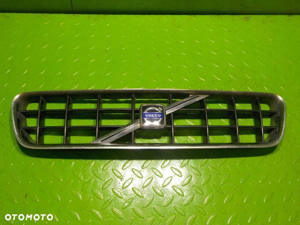 VOLVO C70 II 06r grill atrapa 08620343 - 1