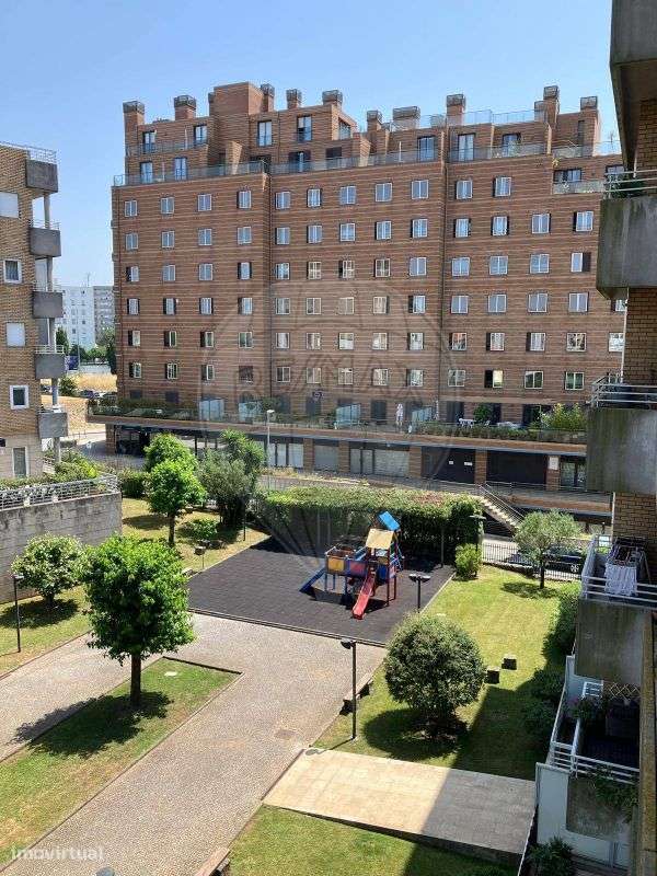 Apartamento T4 para arrendamento - Grande imagem: 1/36