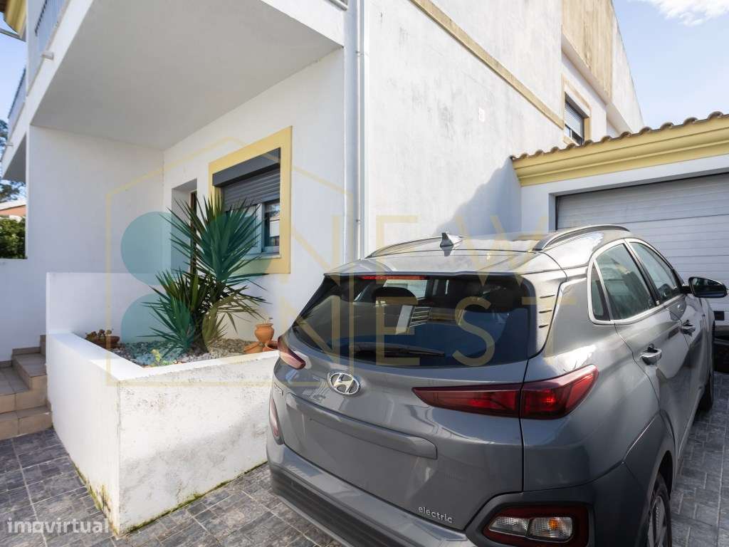 Moradia T2+2 com garagem e jardim, a dois passos do Parque do Serra...-38