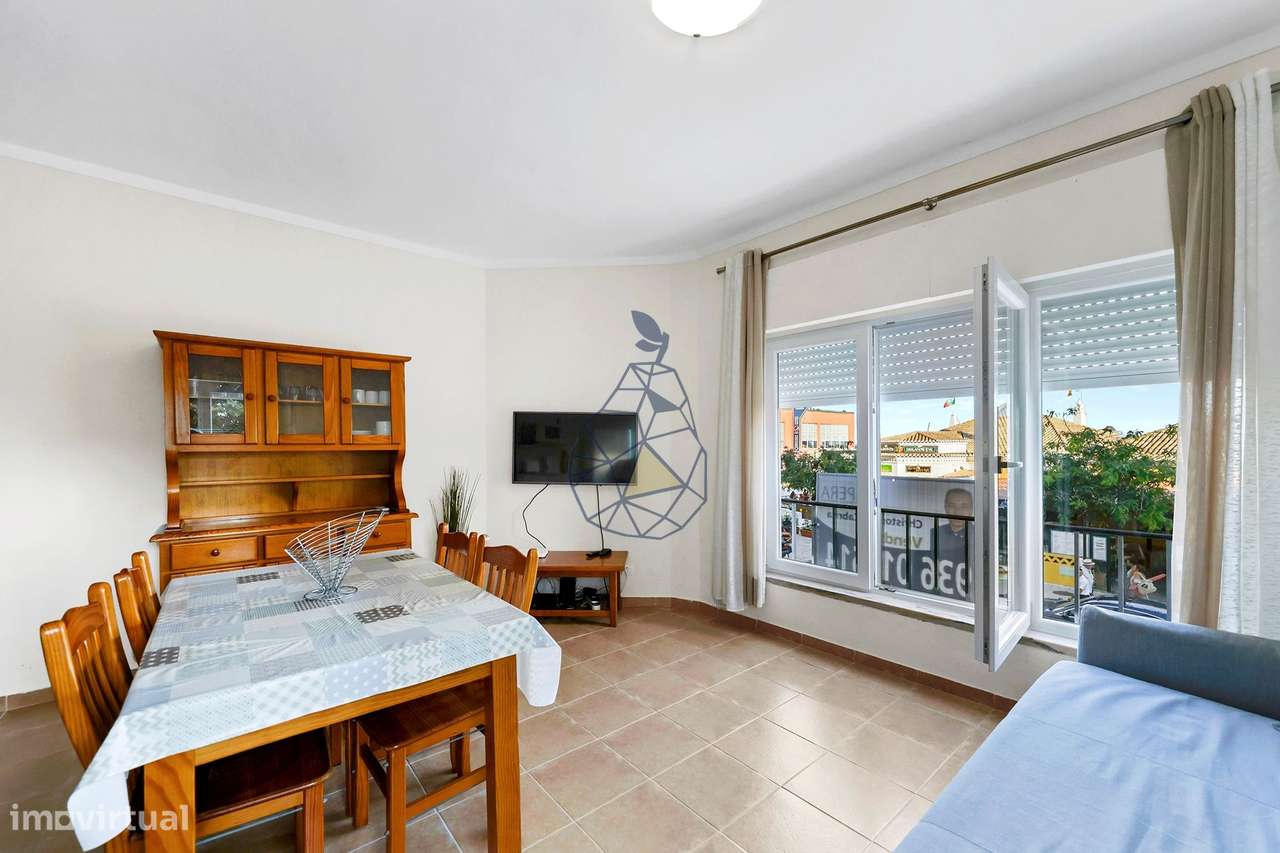 Apartamento T1 Renovado a dois passos do Areal da Praia da Rocha-0