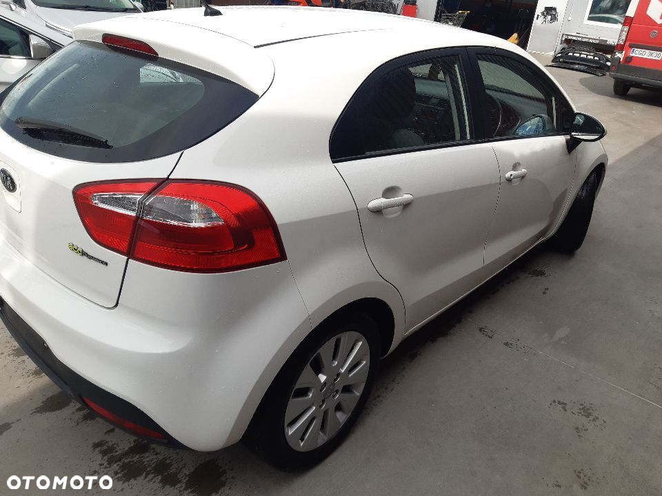 KIA RIO 11-17R 5D KLAPA LAMPA - 3