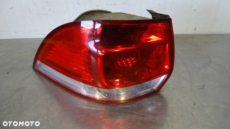 LAMPA LEWA TYLNA VOLKSWAGEN GOLF V KOMBI 1K9945095 - 1