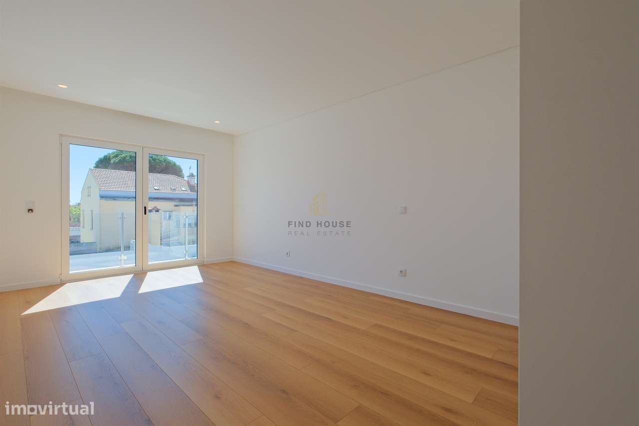 Moradia T4 de luxo em Condomínio Privado com Piscina e Jardim em São P-27