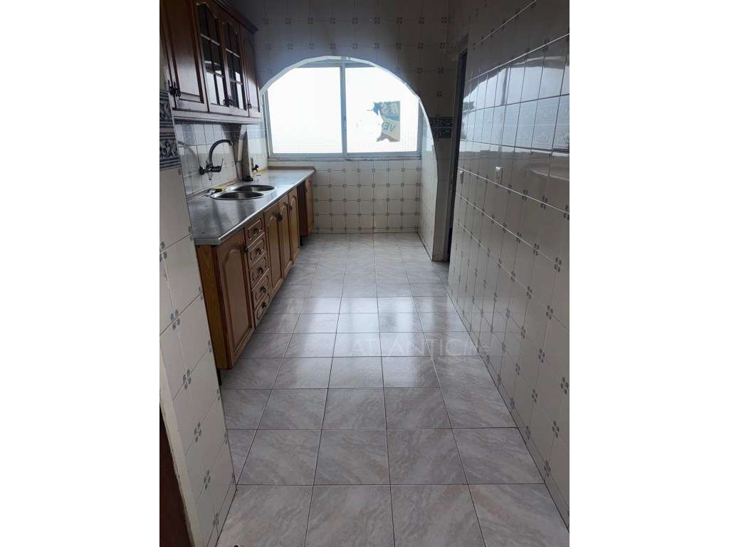 Apartamento T3 para Arrendamento com Excelente Localização- Vale da... - Grande imagem: 2/8