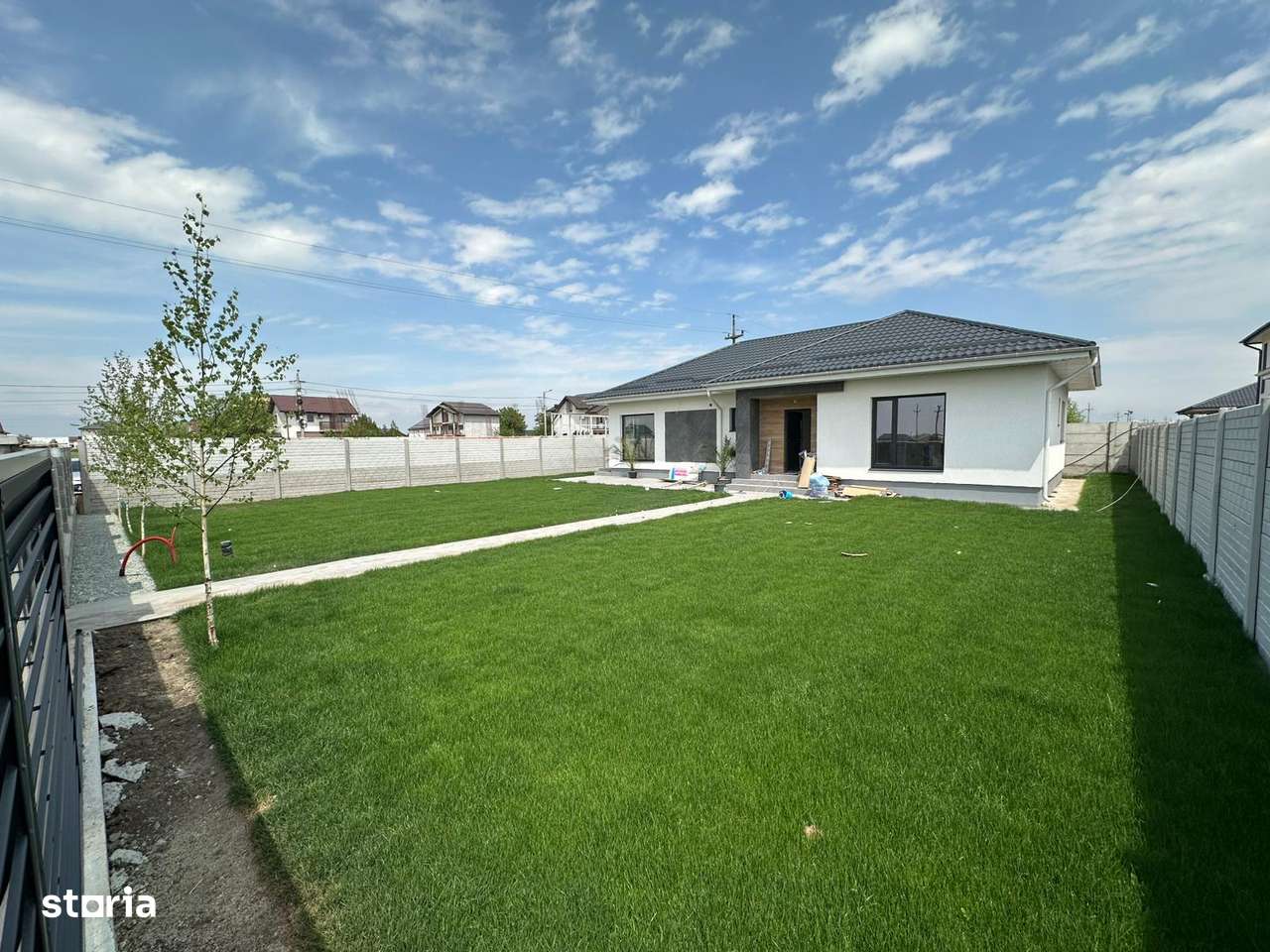 Casa cu teren 520 mp, incalzire in pardoseala si tripan in Domnesti-2