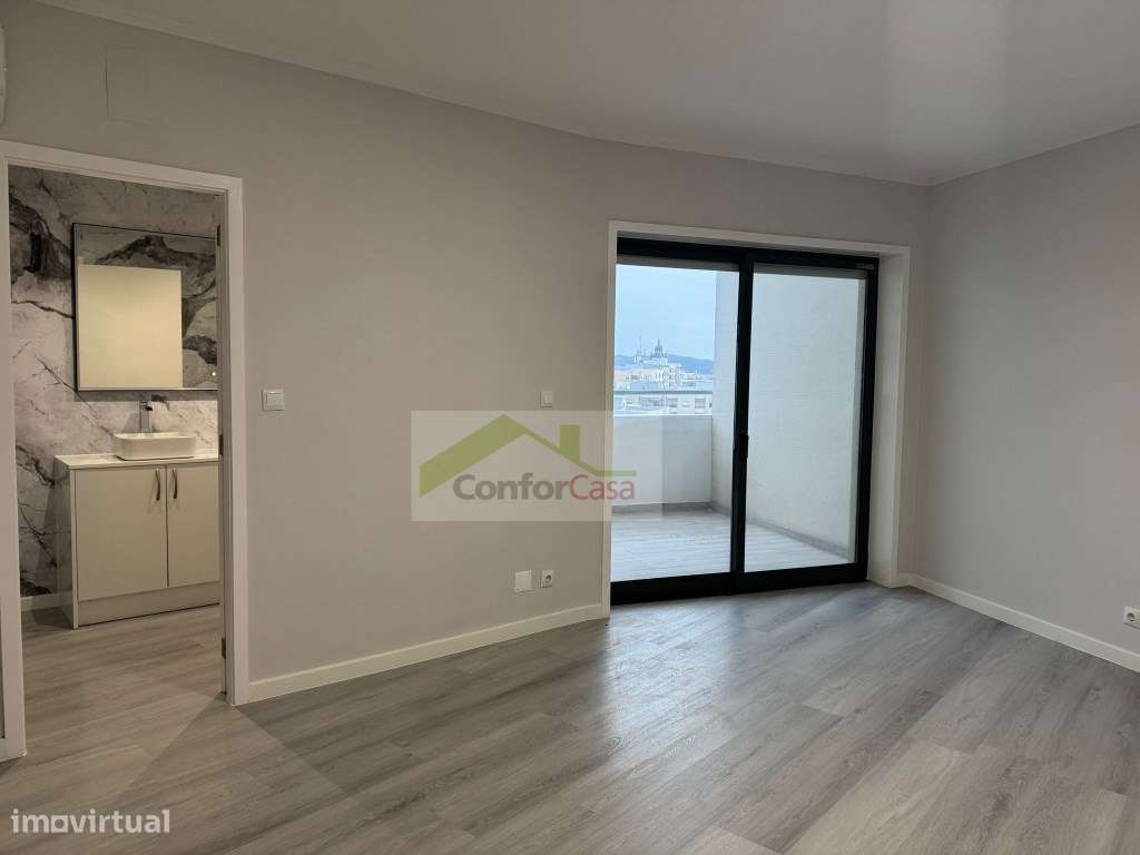 Apartamento T4 no 10º Andar em Braga - Vista Fantástica e Totalment...-19