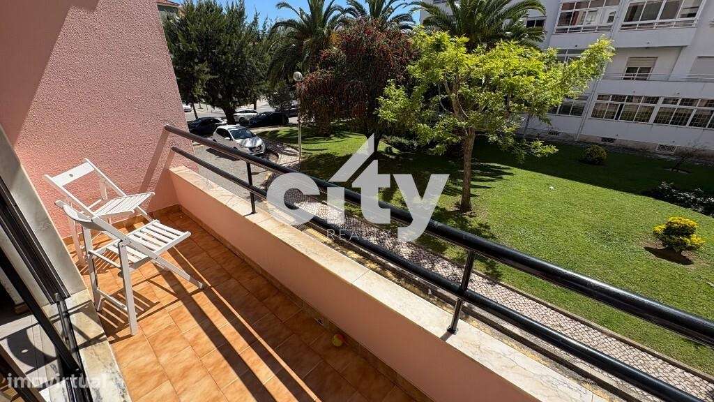 T1 Luminoso com Varanda e Vista Jardim | Zona Nobre da Parede – Cascai - Grande imagem: 2/30