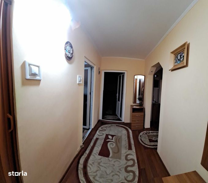 Vand apartament 3 camere, zona Traian