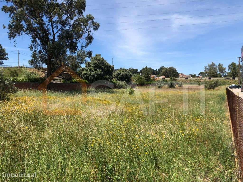 Terreno urbano com 2970 m2, em Nossa Senhora de Fátima, Entroncamen... - Grande imagem: 2/11