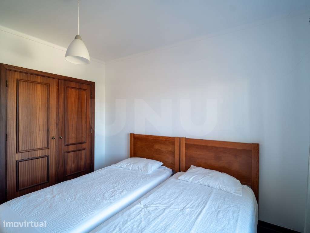 Moradia T3 com Garagem, Piscina e Vista Deslumbrante sobre a Lagoa ...-13