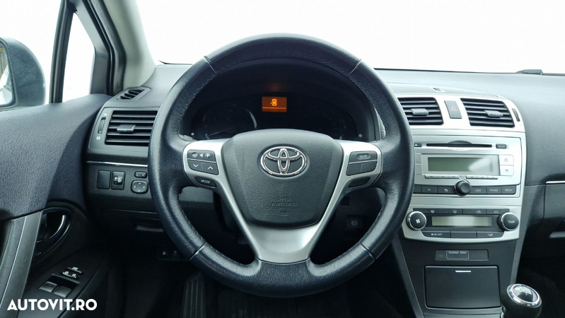 Toyota Avensis - 13