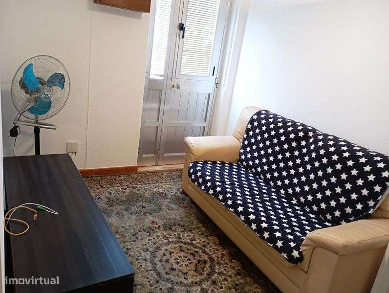 Aluga- se casa a estudante - Grande imagem: 5/8