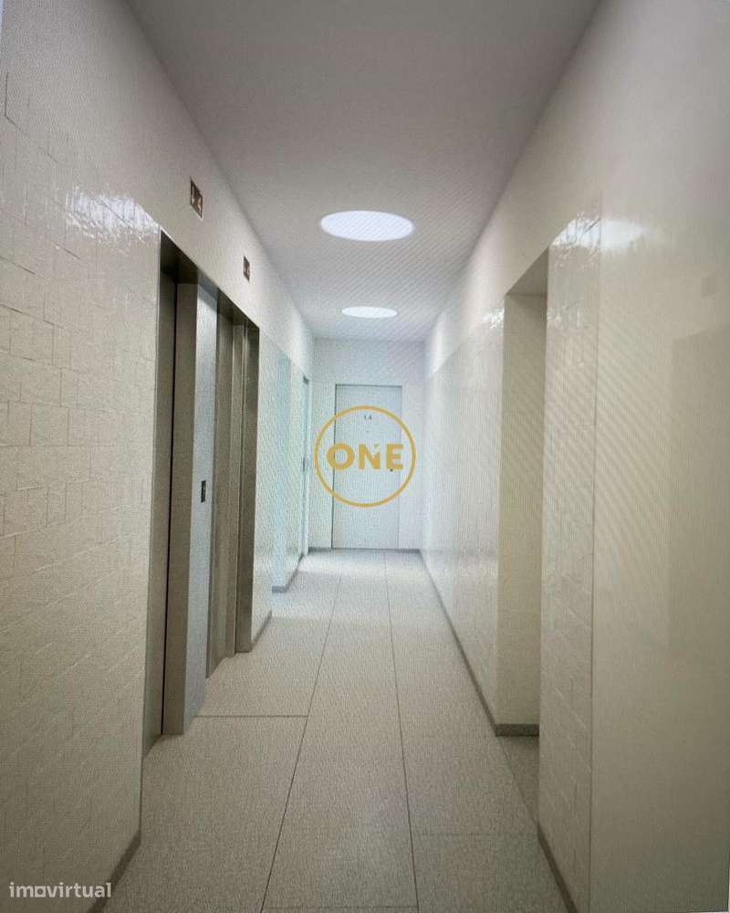 Excelente T2 com lugar de garagem, perto dos Pólos Universitários, Bai - Grande imagem: 5/7