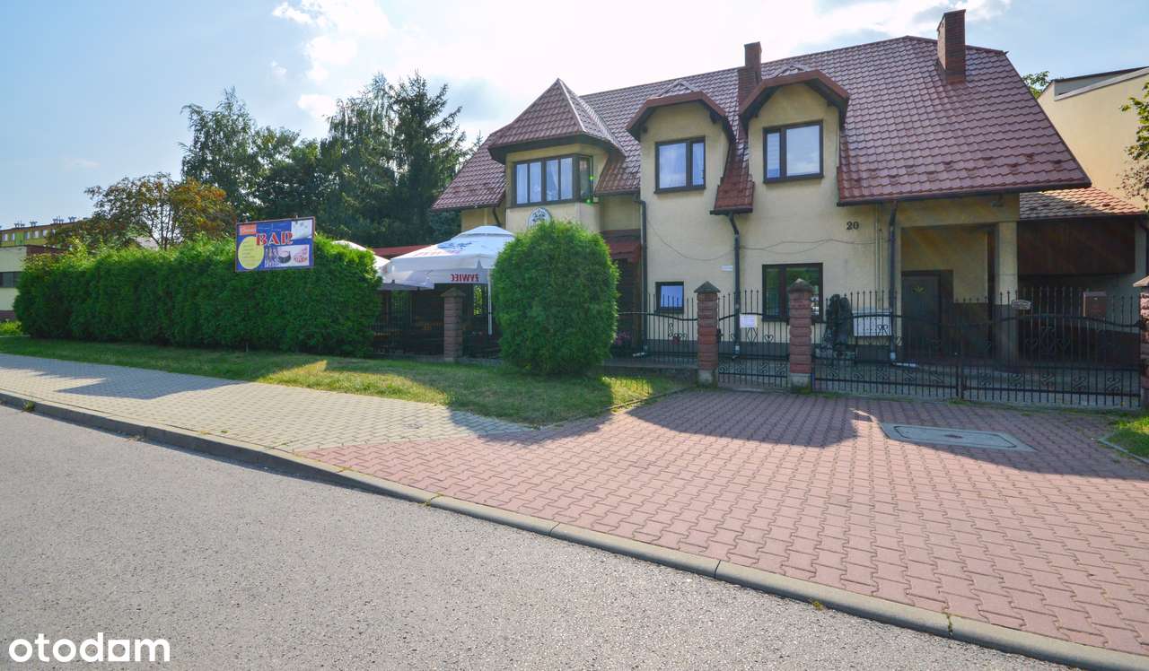 Budynek usługowo-mieszkalny przy głównej drodze krajowej nr 44-0