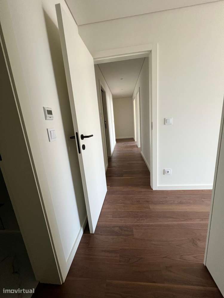 T 3 Novo V. N. Gaia  Av . República  Metro João de Deus Pronto Habitar-30
