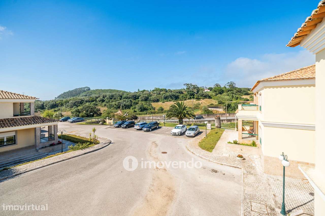 Moradia T4, com condomínio com piscina, em Almargem do Bispo-56