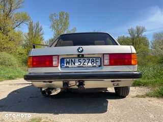 BMW Seria 3 325e