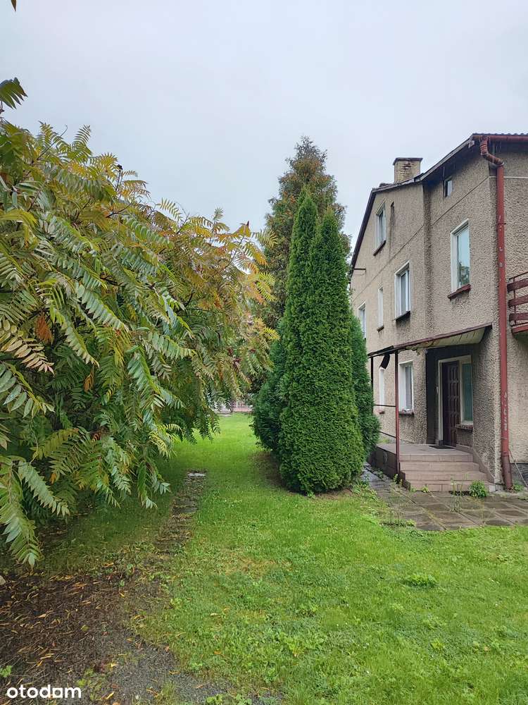 Przestronny dom z ogrodem w samym centrum.-3