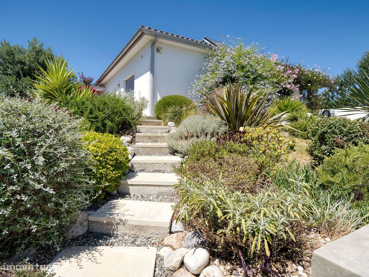 Moradia T4  como nova com Piscina  e vista serra dos Candeiros-51