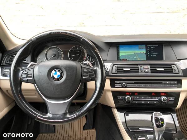 BMW Seria 5 530d xDrive Touring - 14