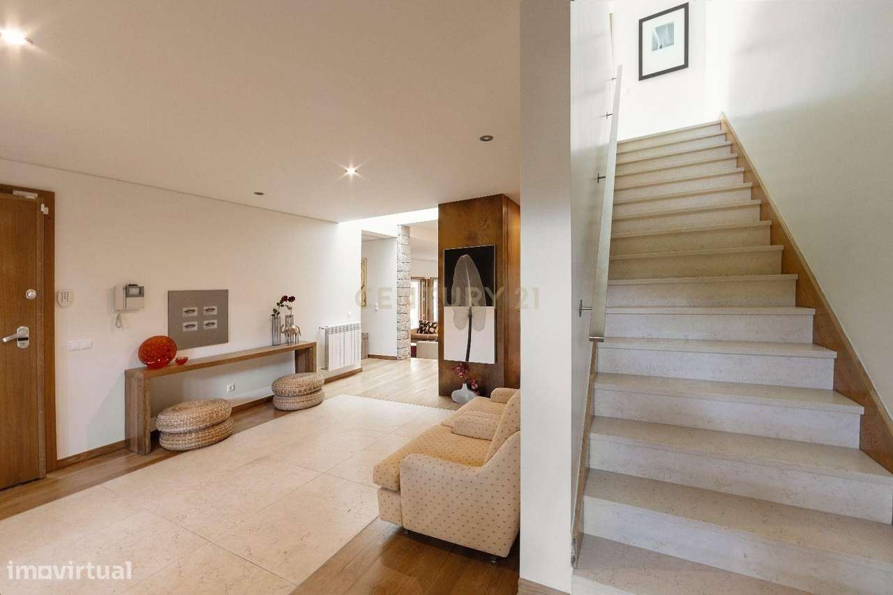 Vila T6 com piscina com área de terreno de 2895 m² na Praia d'el Rey-23