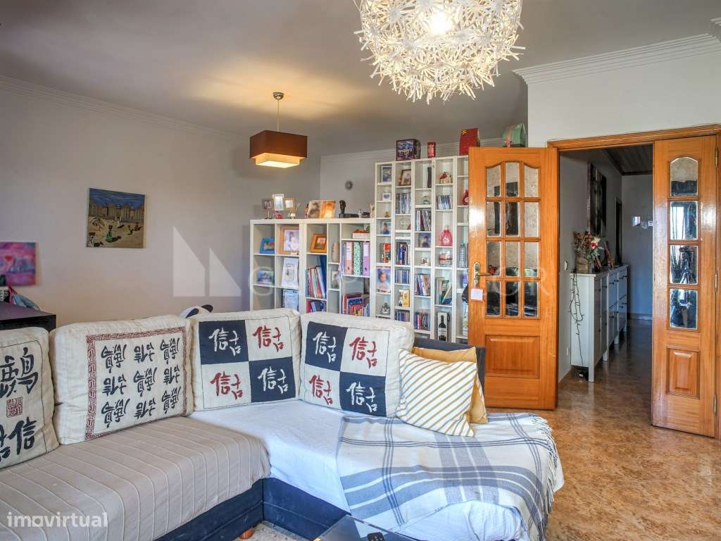 Apartamento T2+1 na Tapada das Mercês - Grande imagem: 5/9